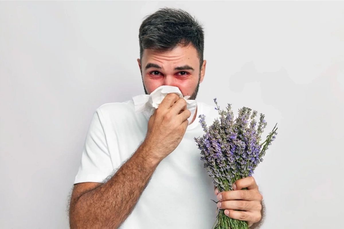 Soyuqdəymə ilə allergiya arasındakı  4 FƏRQ