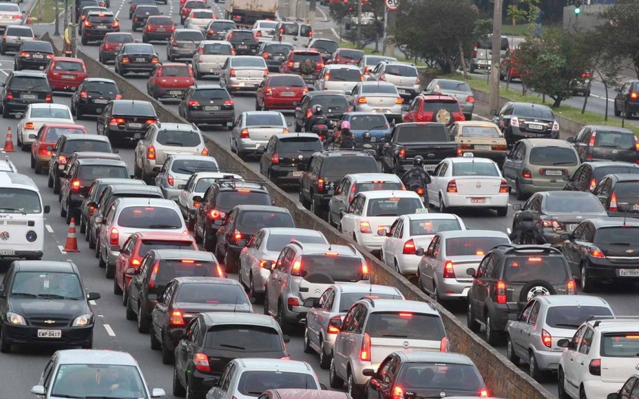 Bəzi yollarda sıxlıq var - SİYAHI