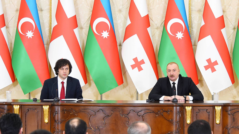 İlham Əliyev İrakli Kobaxidzeyə başsağlığı verdi