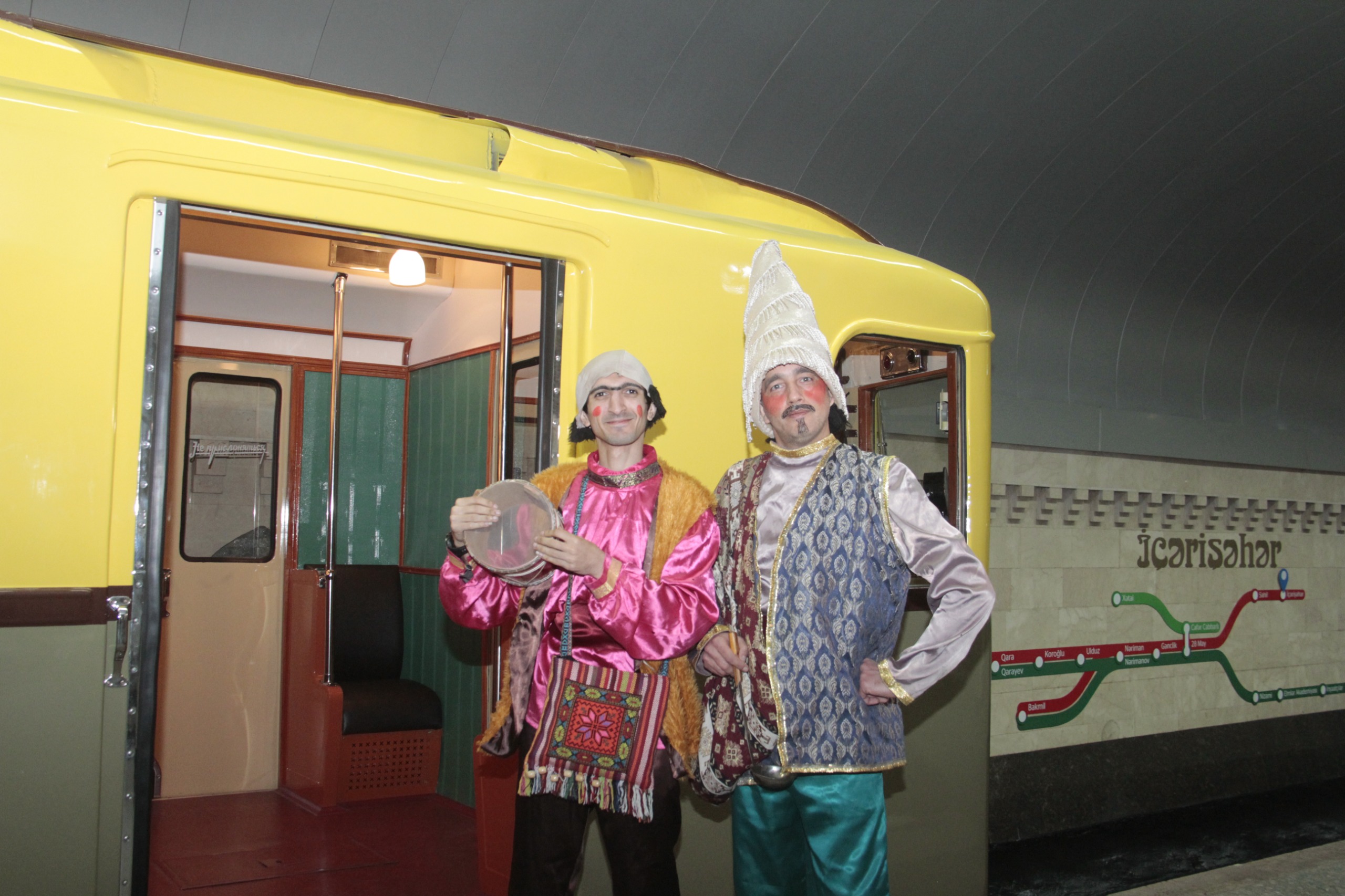 Bakı metrosunda retro vaqonlar nümayiş etdiriləcək - FOTOLAR