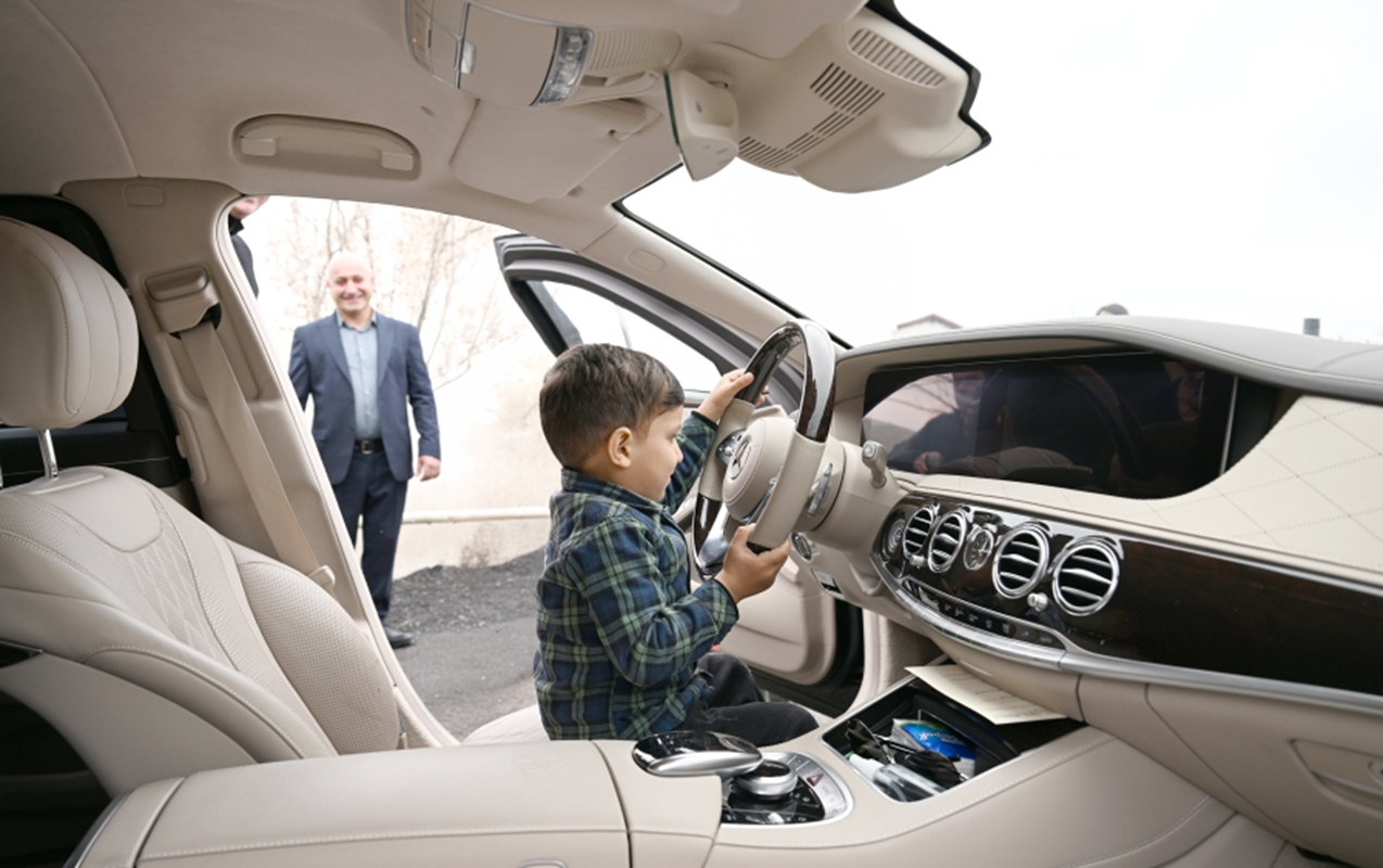 “Sənin maşınını istəyirəm...” - Azyaşlıdan Prezidentə - VİDEO