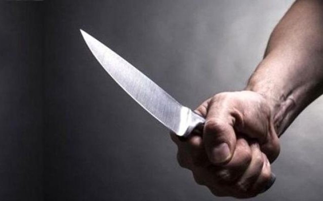 Gəncə sakini torpaq üstündə bıçaqlandı