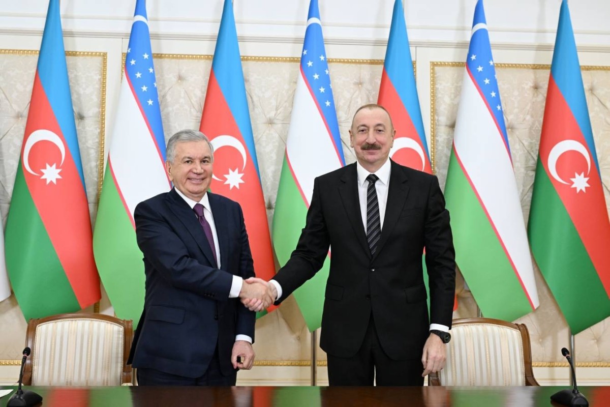 İlham Əliyevlə Şavkat Mirziyoyev arasında telefon danışığı oldu