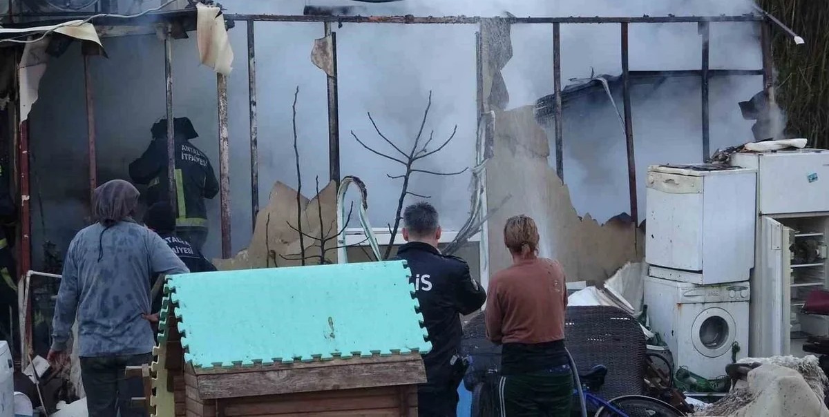 Konteyner evlərdə baş verən yanğında 6 nəfər ölüb