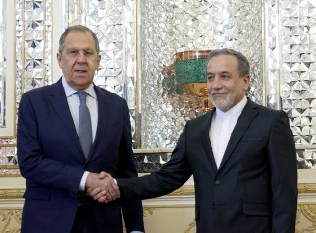 Əraqçi və Lavrov münaqişənin Xəzər dənizinə yayılmasında narahatlıqlarını bildirib