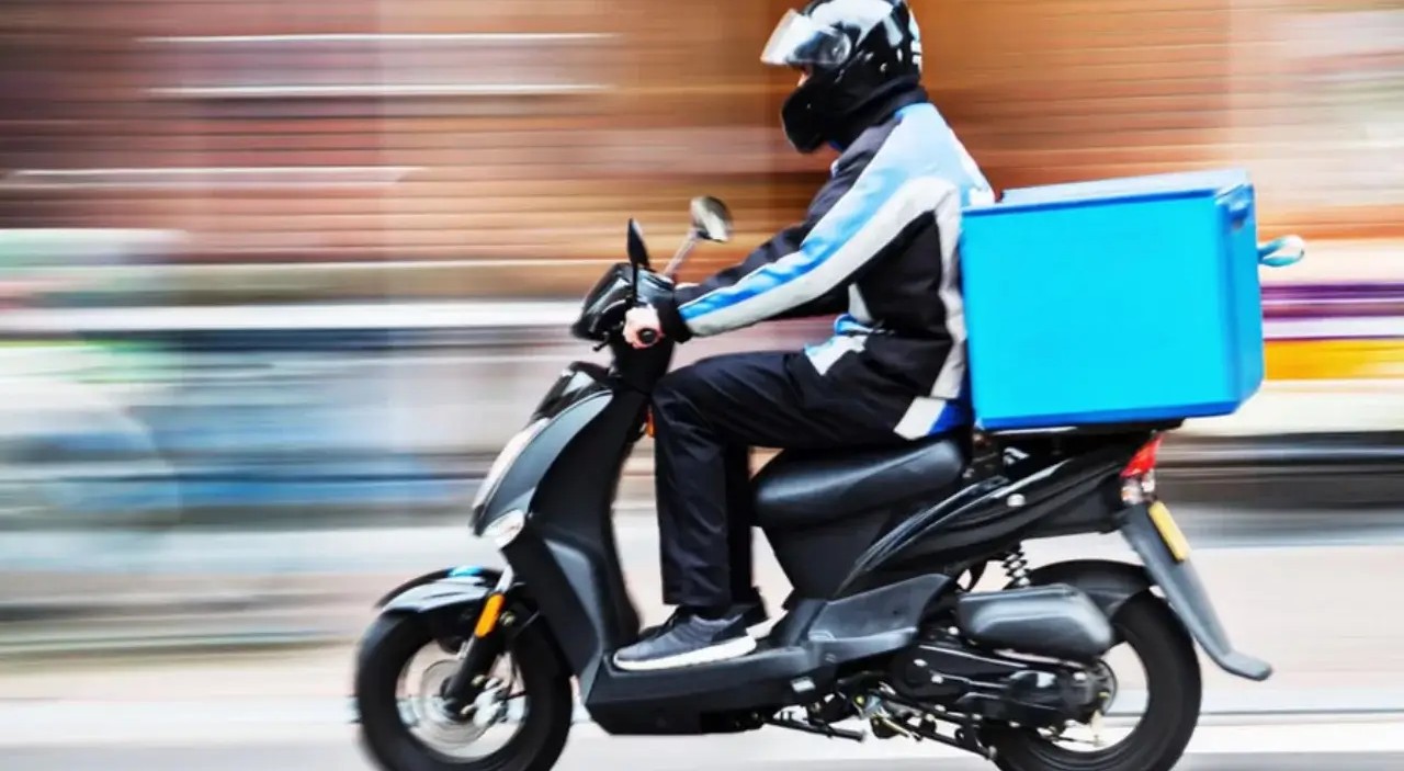 Moped idarə edənlərin diqqətinə: Yeni qaydalar qüvvəyə mindi