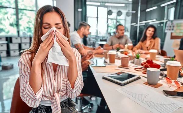 Bu səbəbdən iş yoldaşlarınızı məhkəməyə verə bilərsiniz