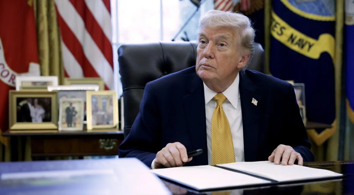 Tramp ABŞ-də silah istehsalının sürətləndirilməsini əmr etdi