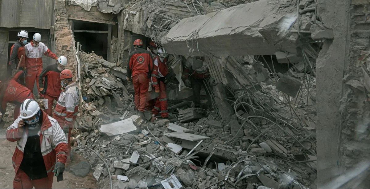 İranın Qum və Urmiya şəhərlərinə raket zərbələri: Ölənlər var