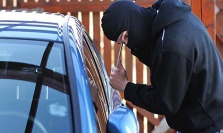 Bakıda "Porsche"dən oğurluq edən şəxs TUTULDU