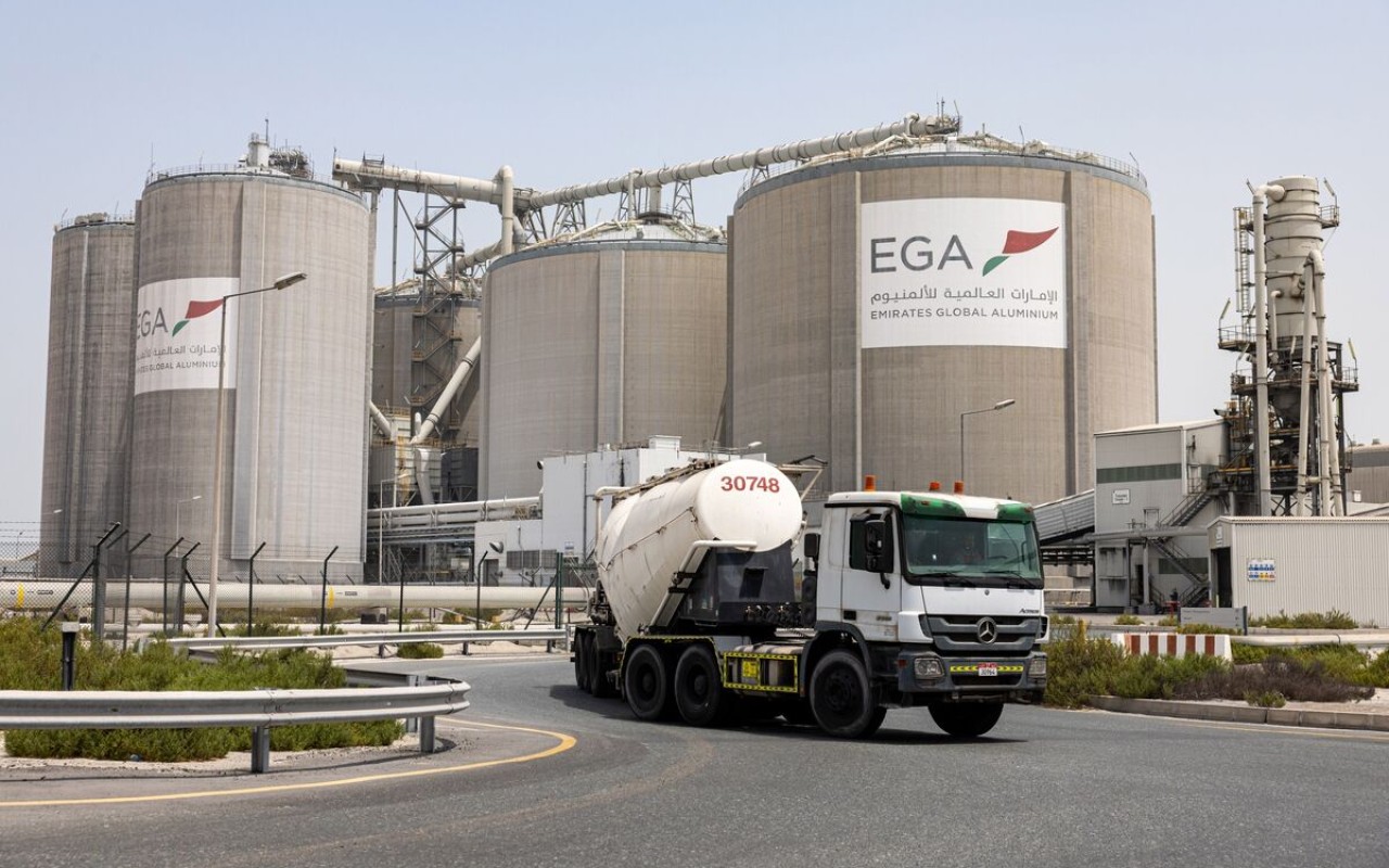 İran BƏƏ-nin ən böyük sənayə mərkəzini vurdu