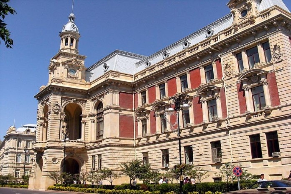 Bakı Şəhər İcra Hakimiyyətində müşavirə keçirilib, yağışlarla əlaqədar tapşırıqlar verilib