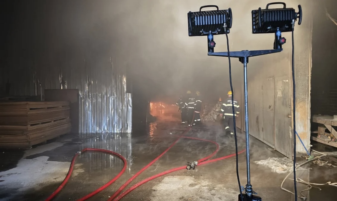 Binəqədidə yerləşən anbardakı yanğın tam söndürülüb