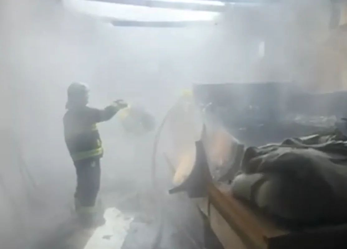 Sumqayıtda mebel sexində yanğın - Video