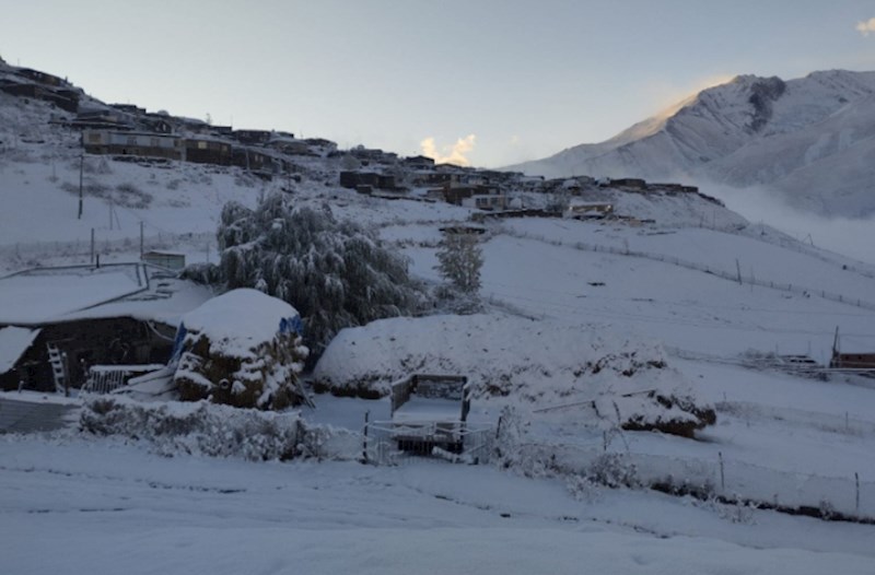 Bəzi dağlıq ərazilərə qar yağır - FAKTİKİ HAVA