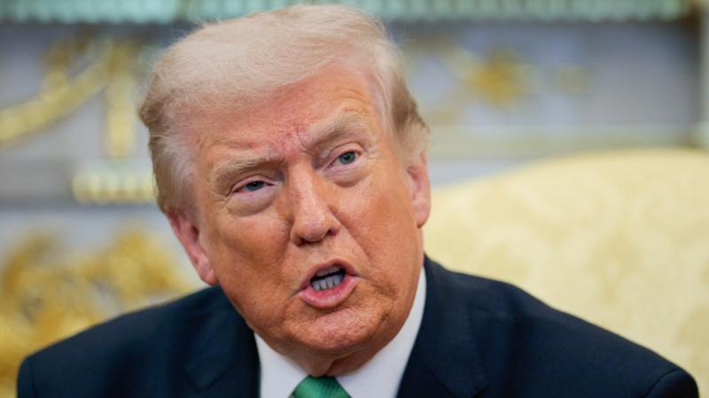 Trampdan sərt mesaj: “Gedib öz neftinizi alın”