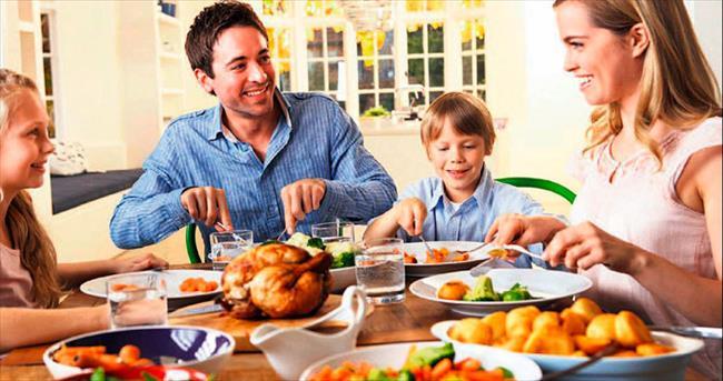 Yemək yeyəndə etdiyimiz bu səhv ürəyə ziyandır