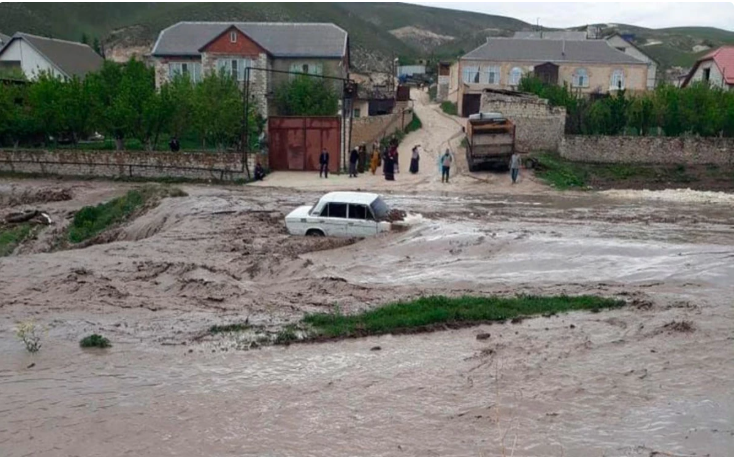 Dağıstanda sel gəlib, evləri su basıb