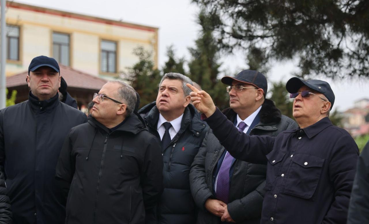 Kəmaləddin Heydərov Badamdardakı sürüşmə zonasında - Fotolar+Video