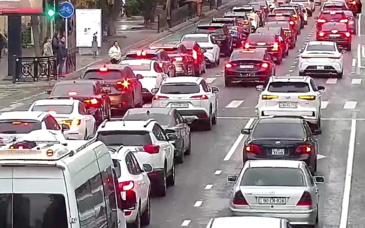 Bakıda bəzi yollar müvəqqəti bağlanacaq