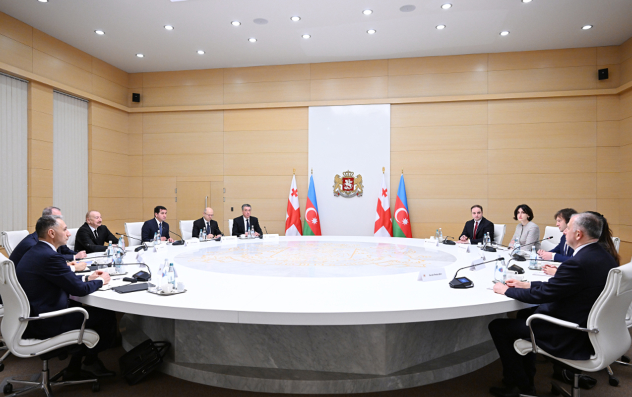 Prezidentin Kobaxidze ilə geniş tərkibdə görüşü - Fotolar