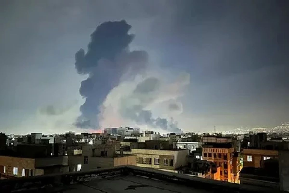 Şirazda neft-kimya kompleksinə zərbələr endirilib