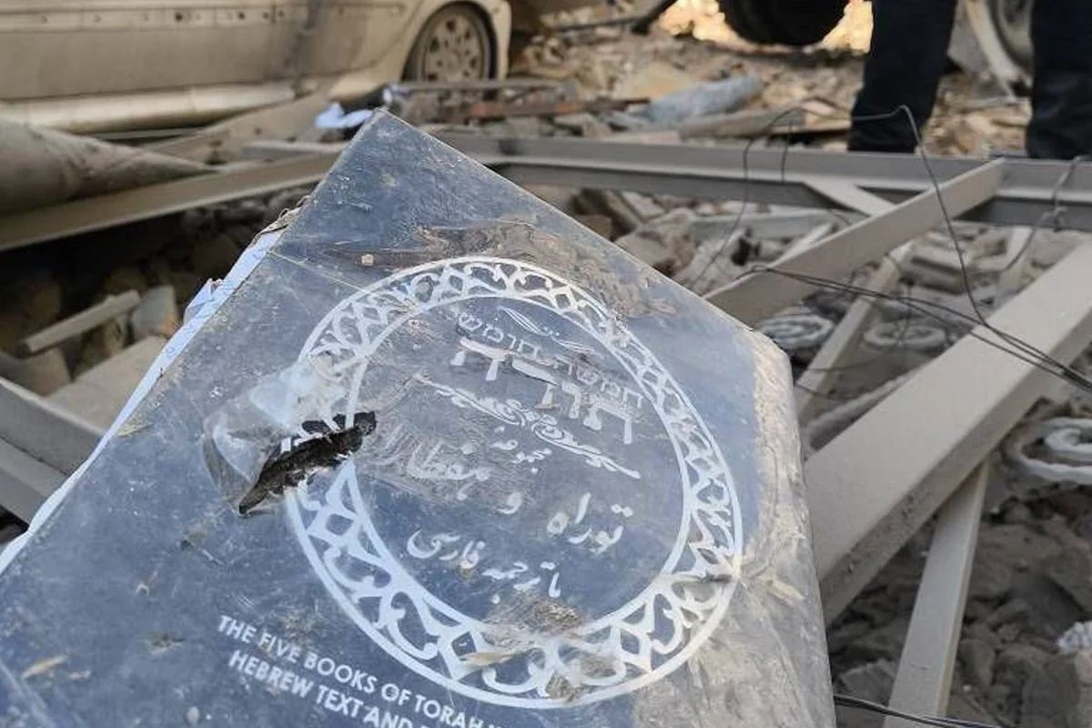 İran XİN: Tehrandakı sinaqoq bombalanıb