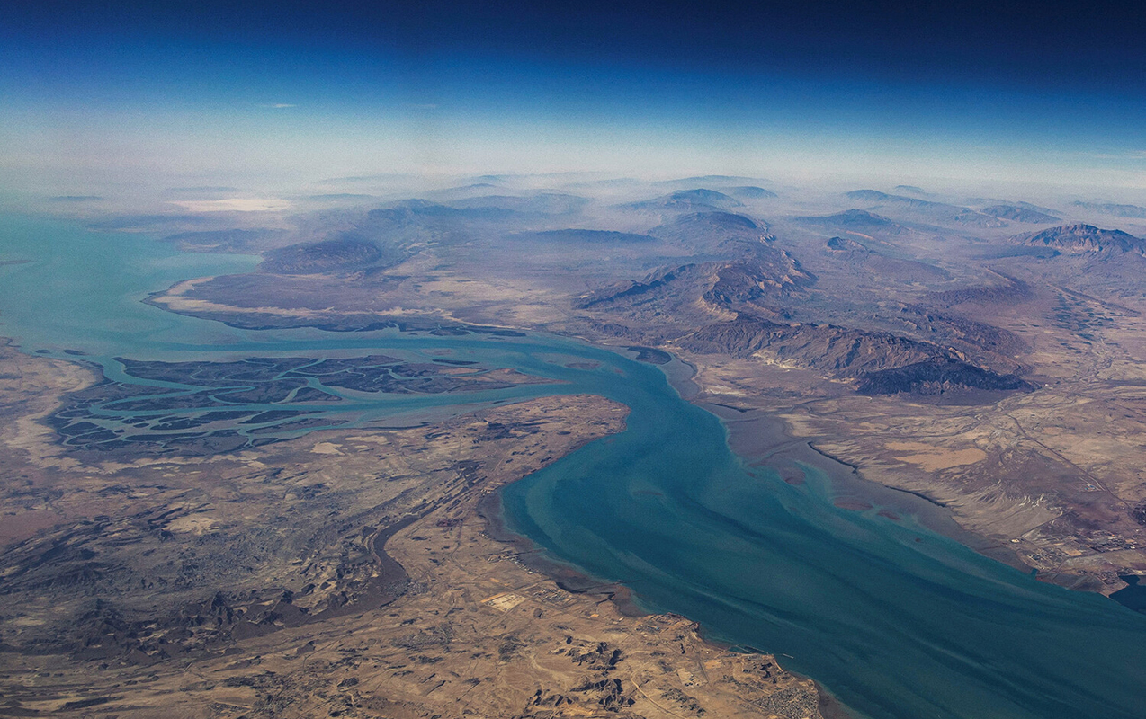 İran və Oman Hörmüzdən keçid üçün ödəniş alacaq