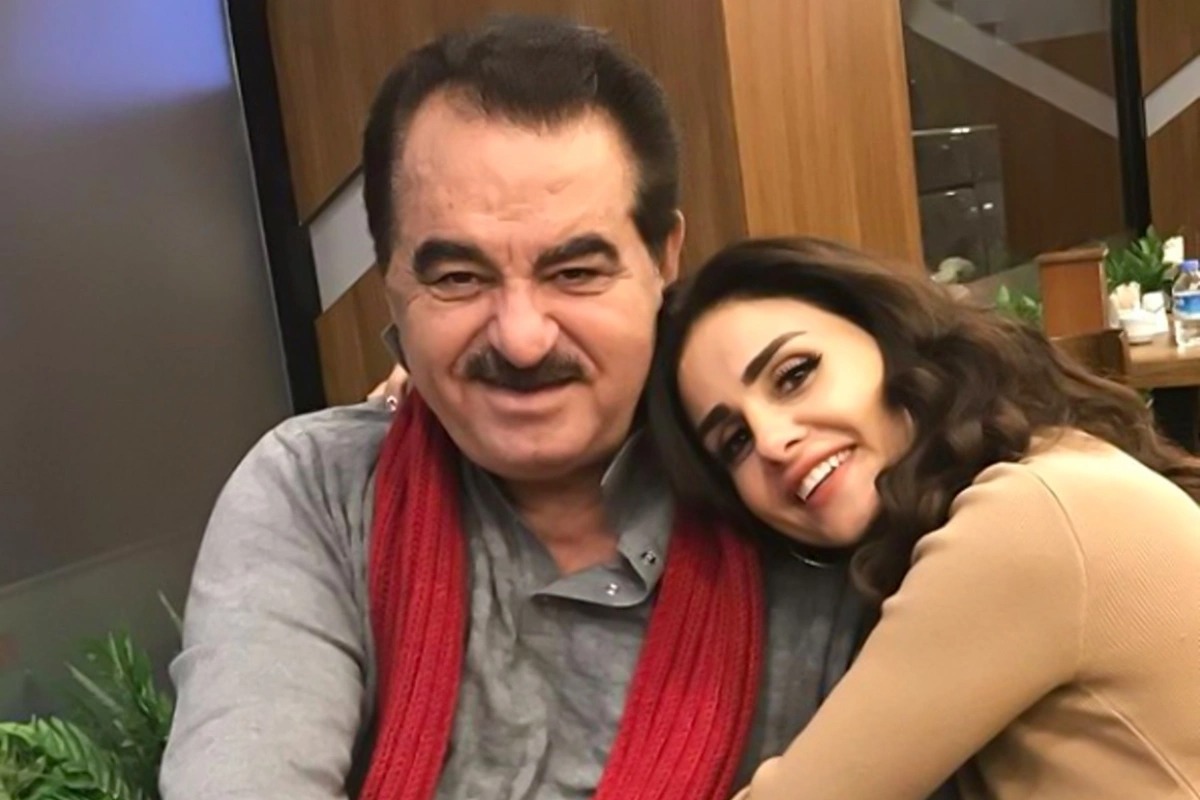 "Xahiş edirəm, ayağa qalx!"