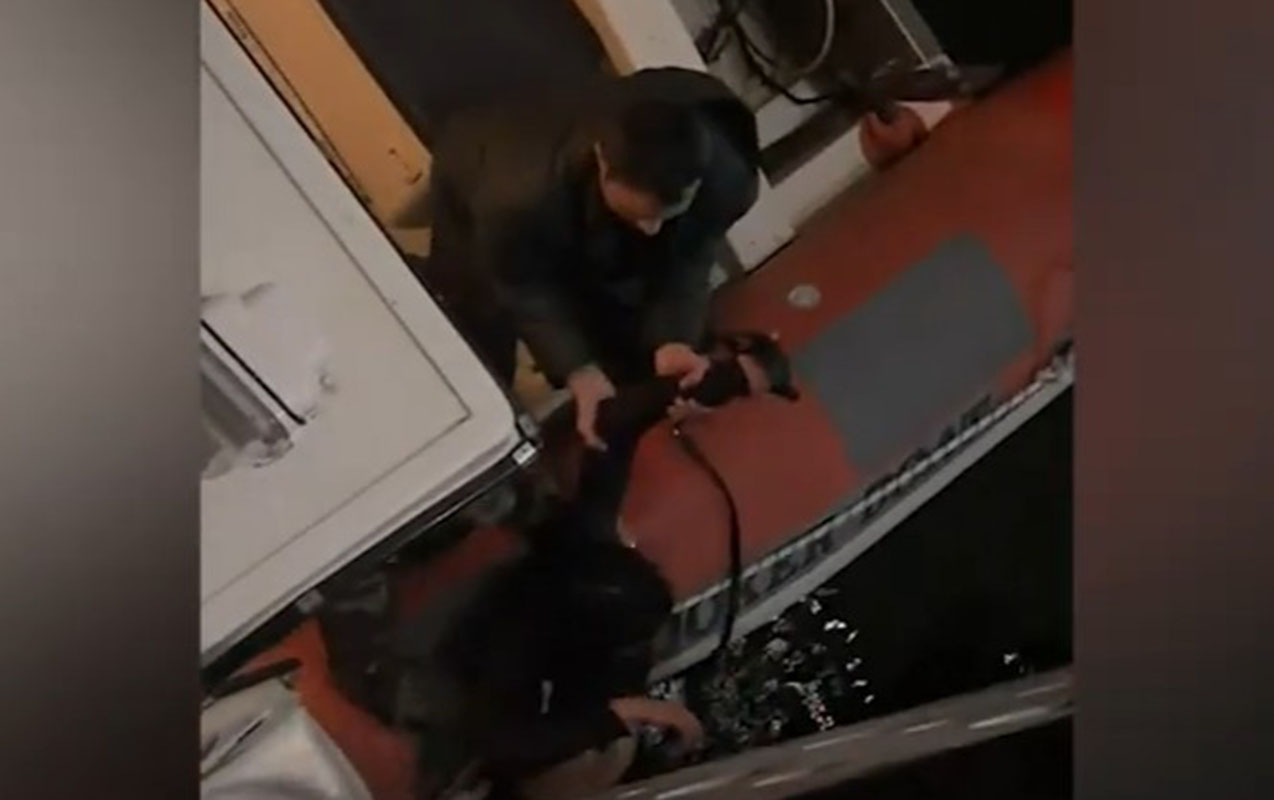 Bulvarda dənizdə batan qız xilas edildi - Anbaan video