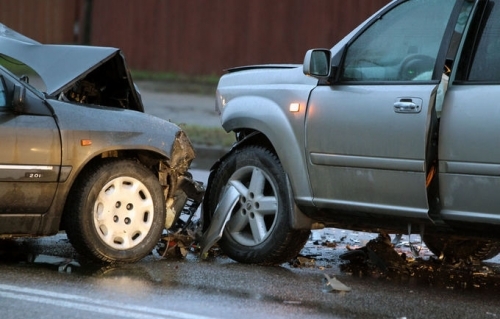 Salyanda avtomobillər toqquşdu - Yaralılar var