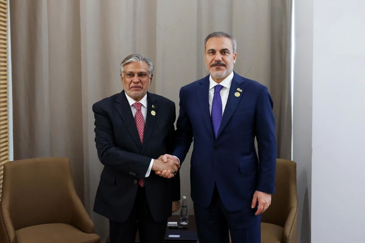 Türkiyə və Pakistan XİN başçıları İslamabad görüşünü müzakirə edib