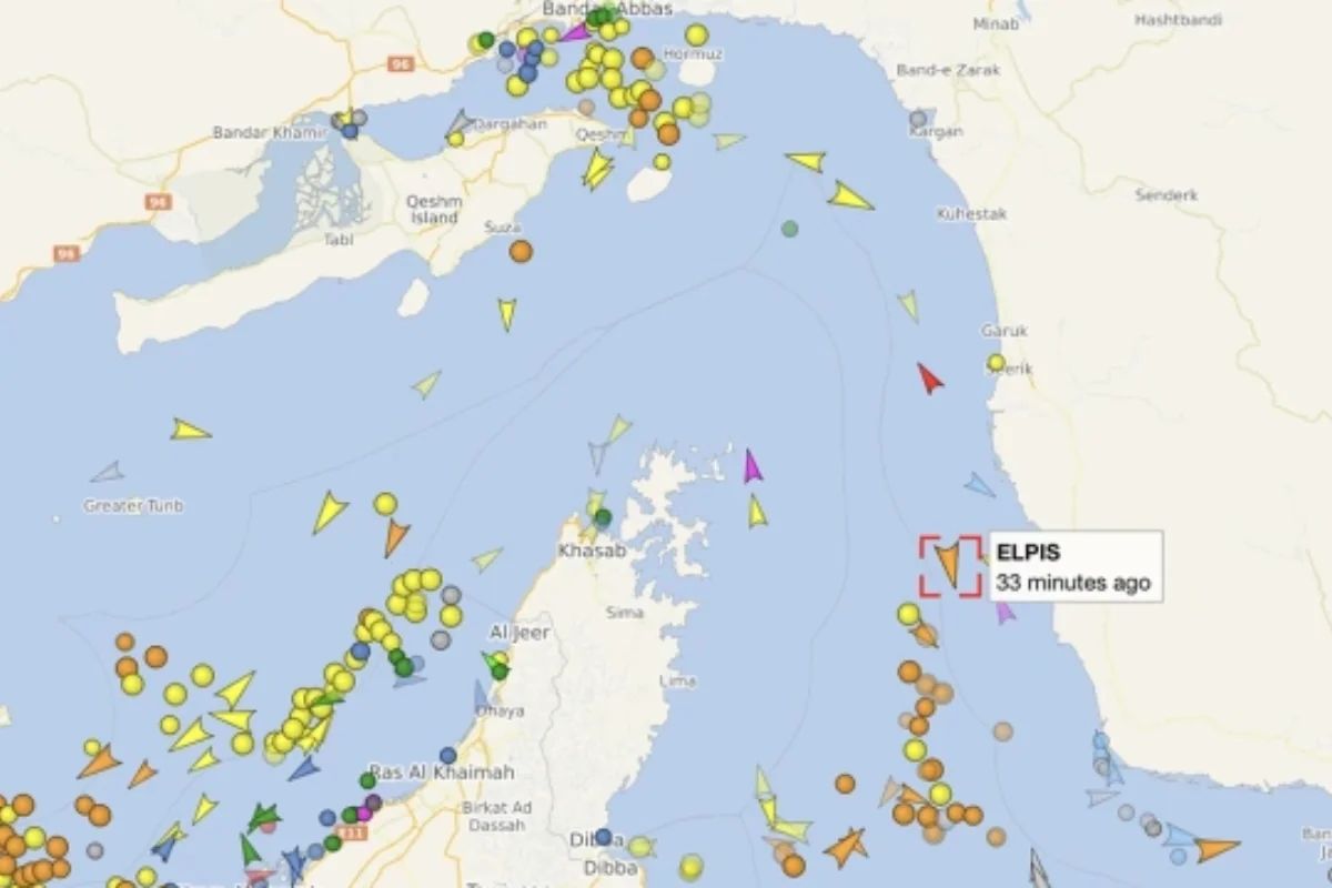 Blokadaya məhəl qoymayan bir neft tankeri Hörmüz boğazından keçib
