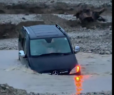 Murad Arifin komandası selə düşdü: Təhlükəli anlar - VİDEO
