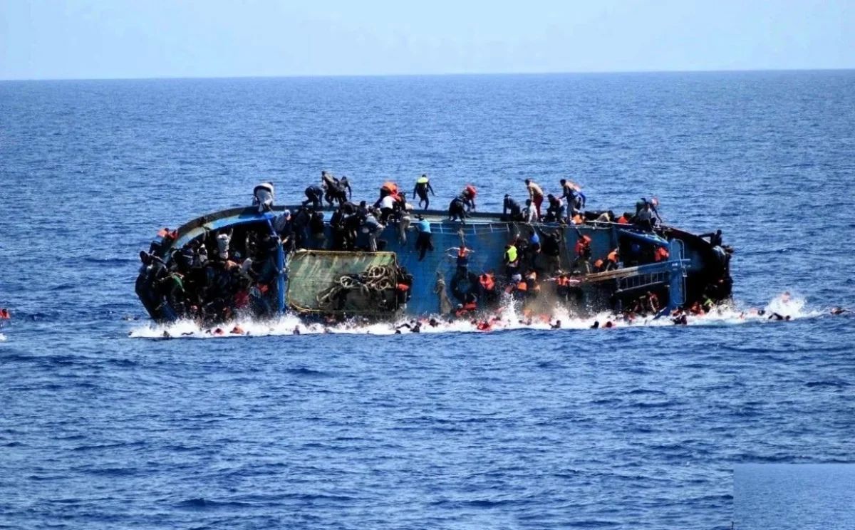 Banqladeş sahillərində gəmi qəzaya uğradı: Azı 250 nəfər itkin düşüb