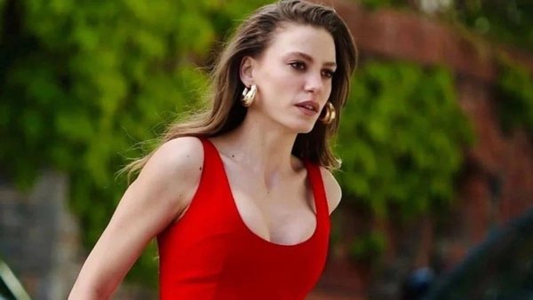 Serenay Sarıkaya ilk dəfə atasını göstərdi - FOTO
