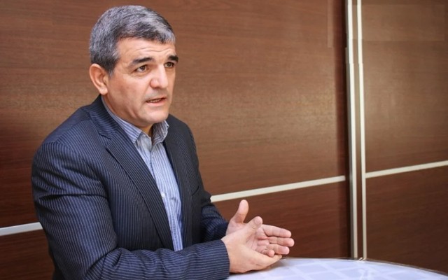 "Soyadlarda "ov", "yev"i təmizləsən də, milliləşdirmək mümkün olmur”