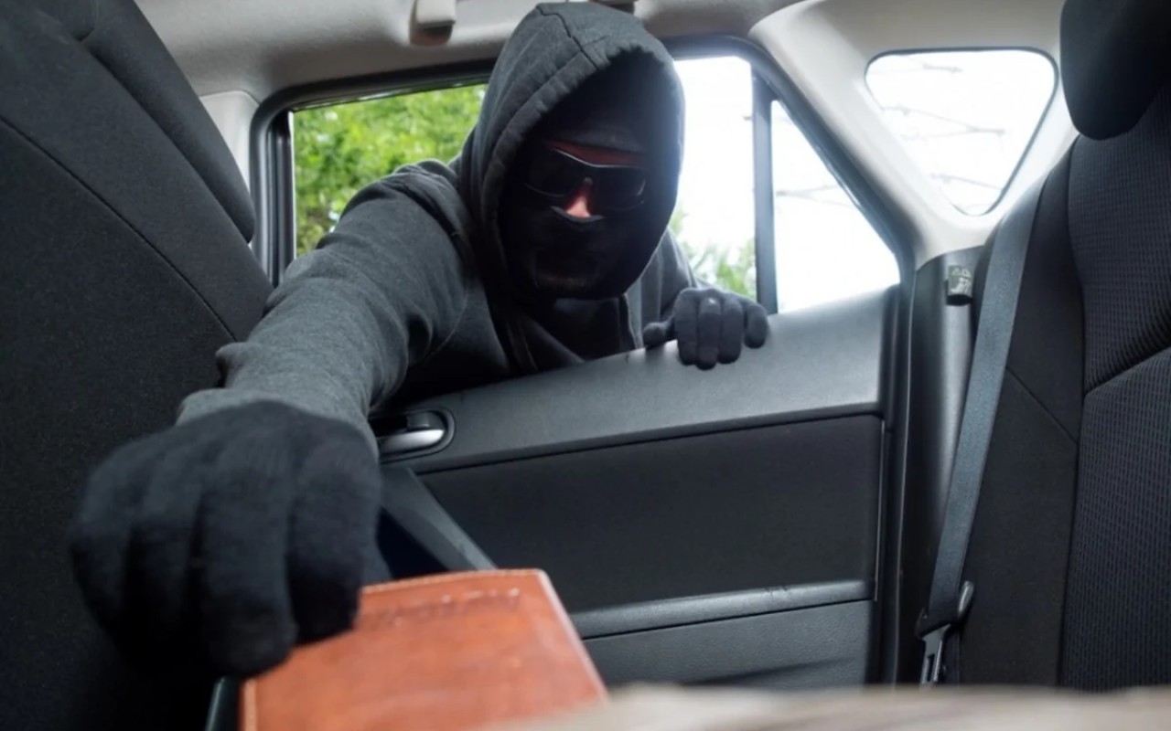 Bakıda avtomobildən oğurluq edən şəxs saxlanıldı