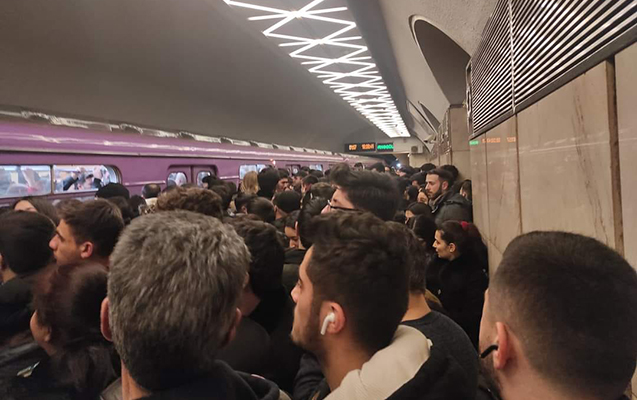 SON DƏQİQƏ - Bakı metrosunun bütün stansiyalarına giriş bağlandı