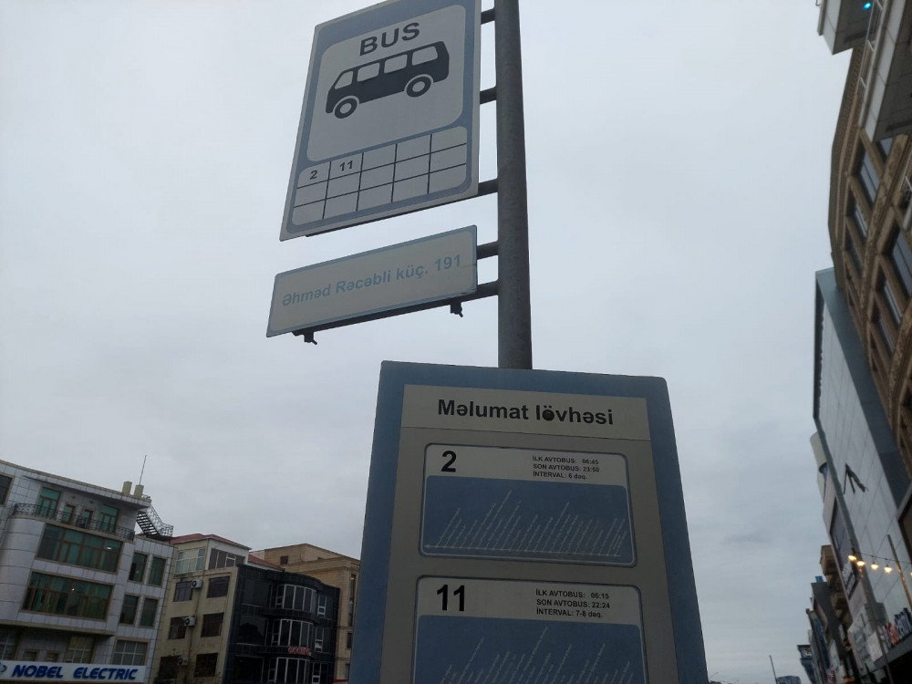 Avtobus dayanacaqlarındakı məlumat lövhələri işləmir - Sərnişinlər şikayətçidir - AÇIQLAMA
