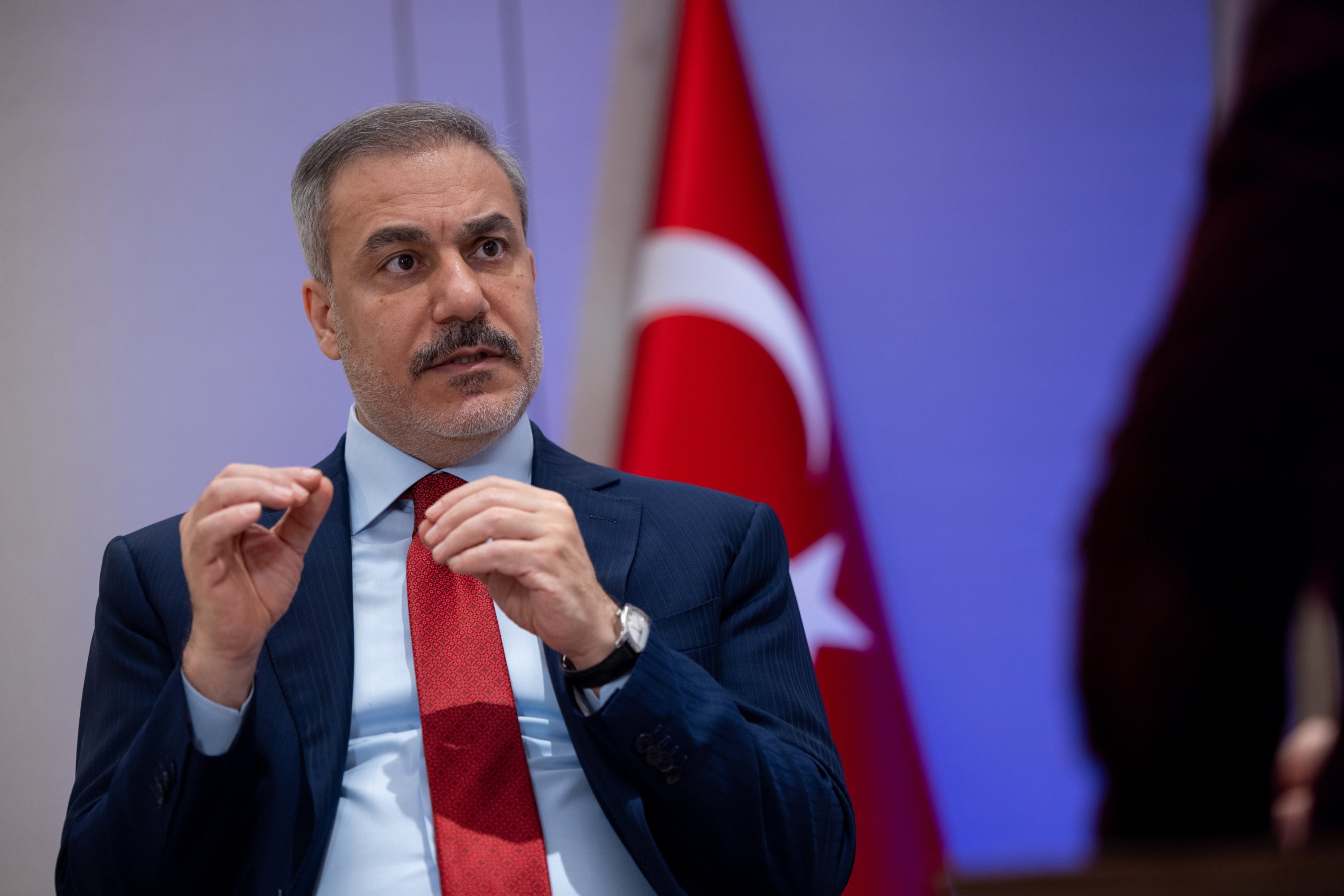 Fidan ABŞ, Pakistan və İran nümayəndələri ilə Tehranla danışıqları müzakirə edib