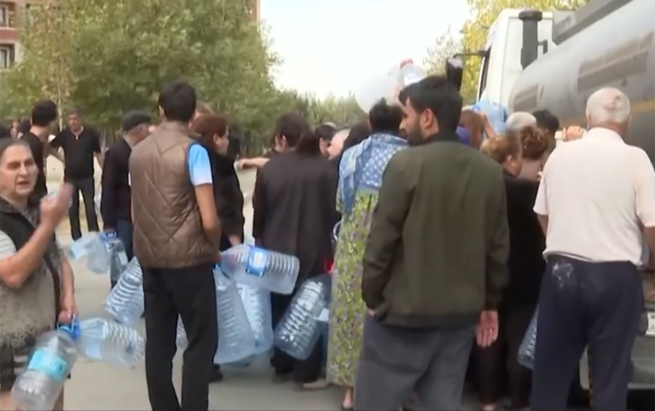 “Dedi 2 günə gələcək, gəlmədi” - 10 gündür suları yoxdur -Video
