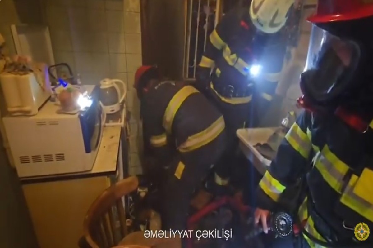 Bakıda yaşayış binasında yanğın baş verib, 87 yaşlı qadının meyiti tapılıb - VİDEO