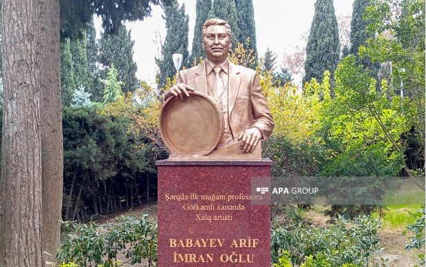 Arif Babayevin qəbirüstü abidəsi ucaldıldı - Foto