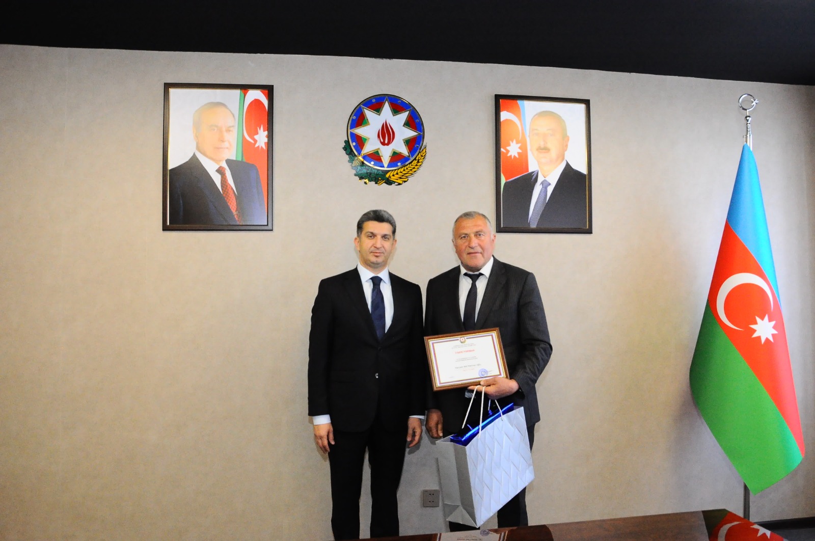 İcra başçısı təqaüdə yola salınan nümayəndəni qəbul etdi - FOTOLAR