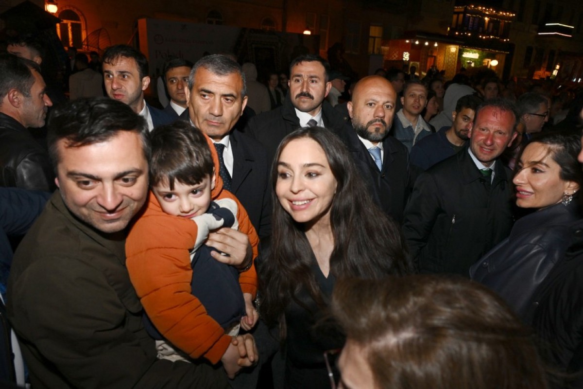 Leyla və Arzu Əliyevalar Beynəlxalq Xalça Festivalını ziyarət etdi - FOTOLAR
