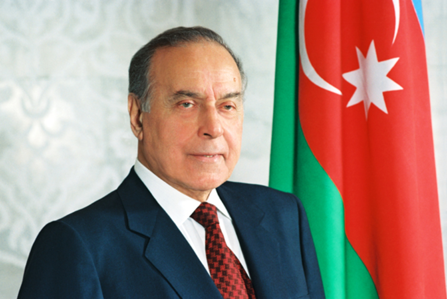 Zamanın fövqündə dayanan lider - Elçin Mirzəbəyli yazır