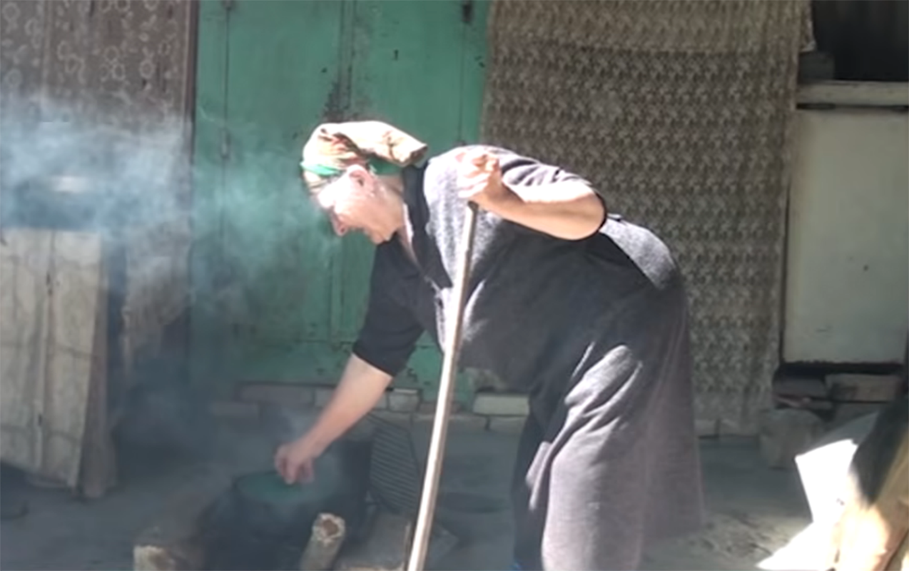 “2 oğlum var, qaz və yol olmadığına görə qoyub gediblər” - Video