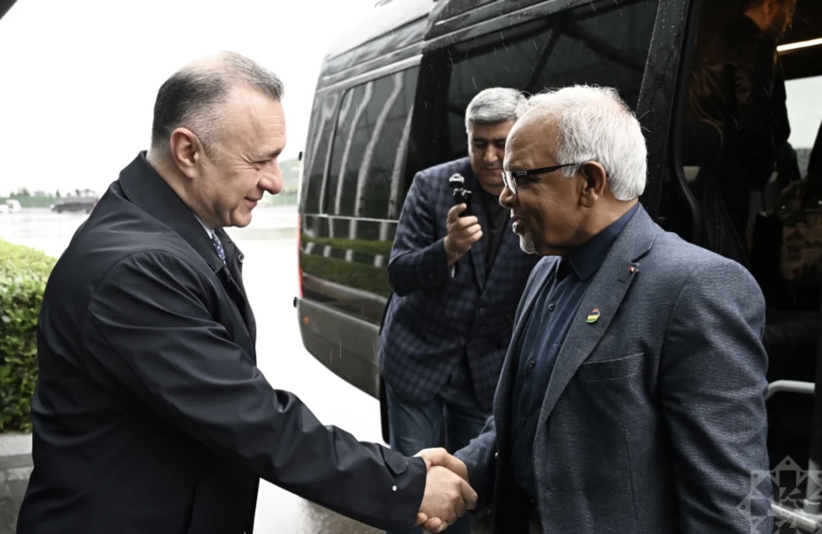 Mavriki Prezidenti Azərbaycana səfərə gəlib