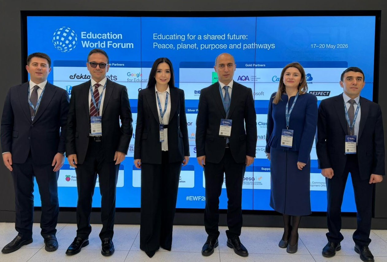 Emin Əmrullayev Dünya Təhsil Forumunda iştirak edir